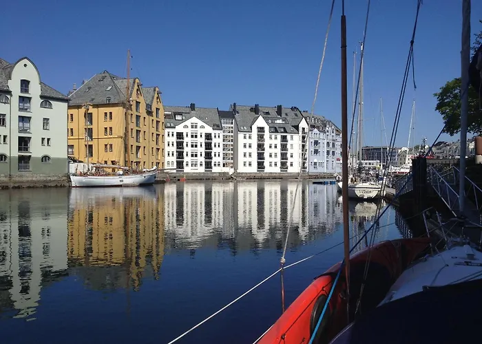 Alesund Urban - Spacious And Luminous 100 M2 Urban Flat With 3 Large Bedrooms