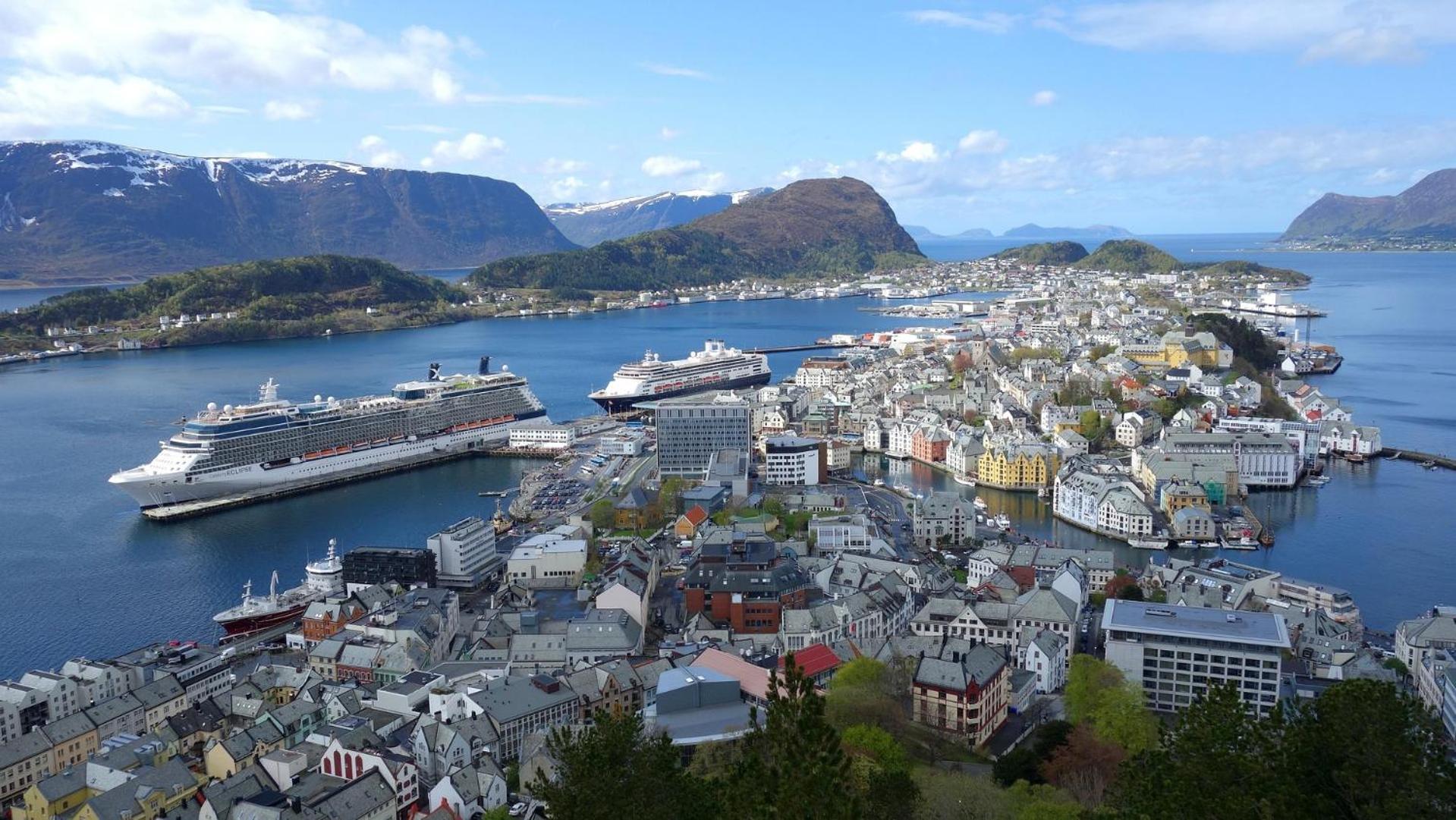 Urban - Spacious And Luminous 100 M2 Urban Flat With 3 Large Bedrooms Appartement Ålesund
