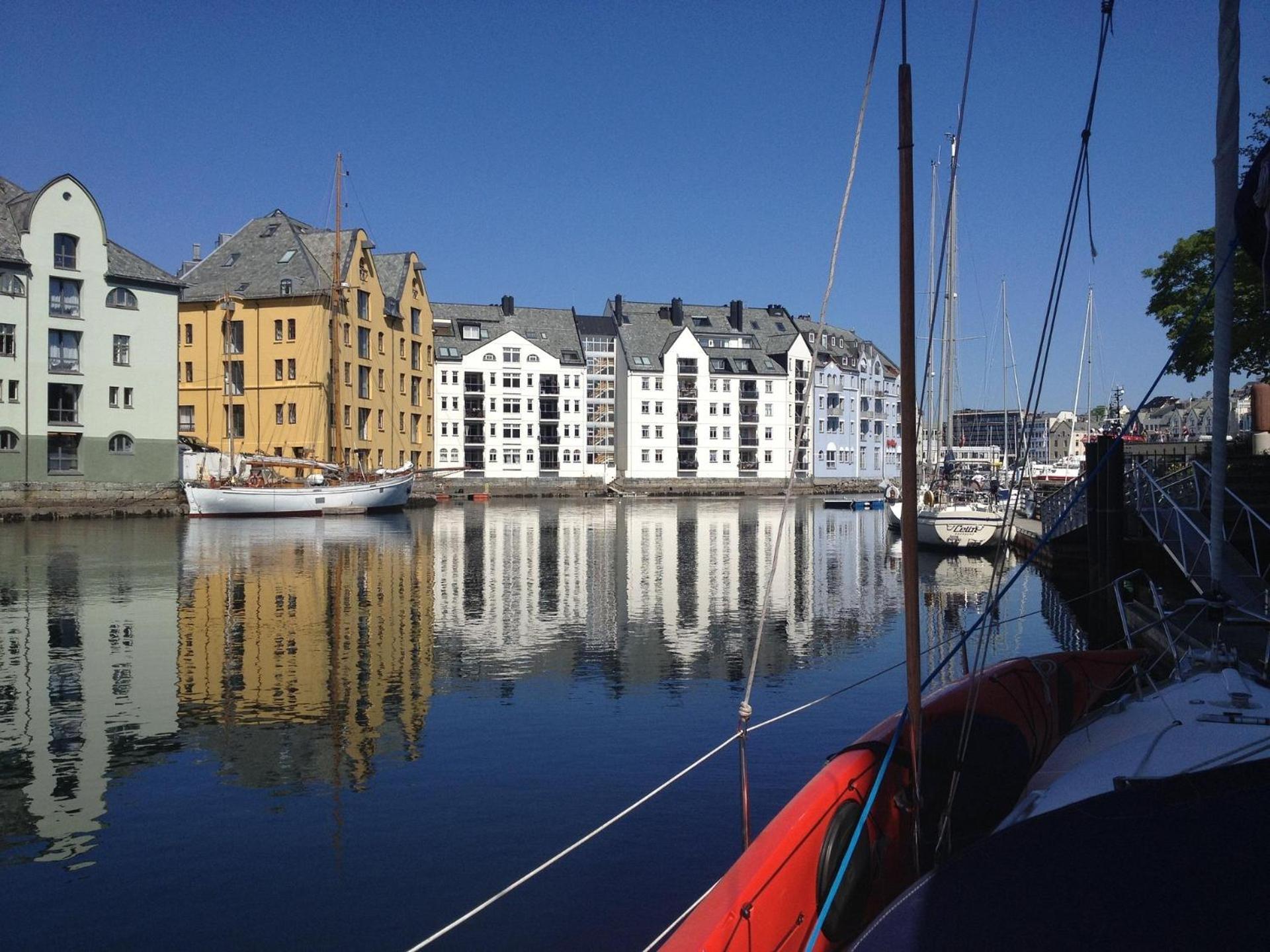 Urban - Spacious And Luminous 100 M2 Urban Flat With 3 Large Bedrooms Ålesund
